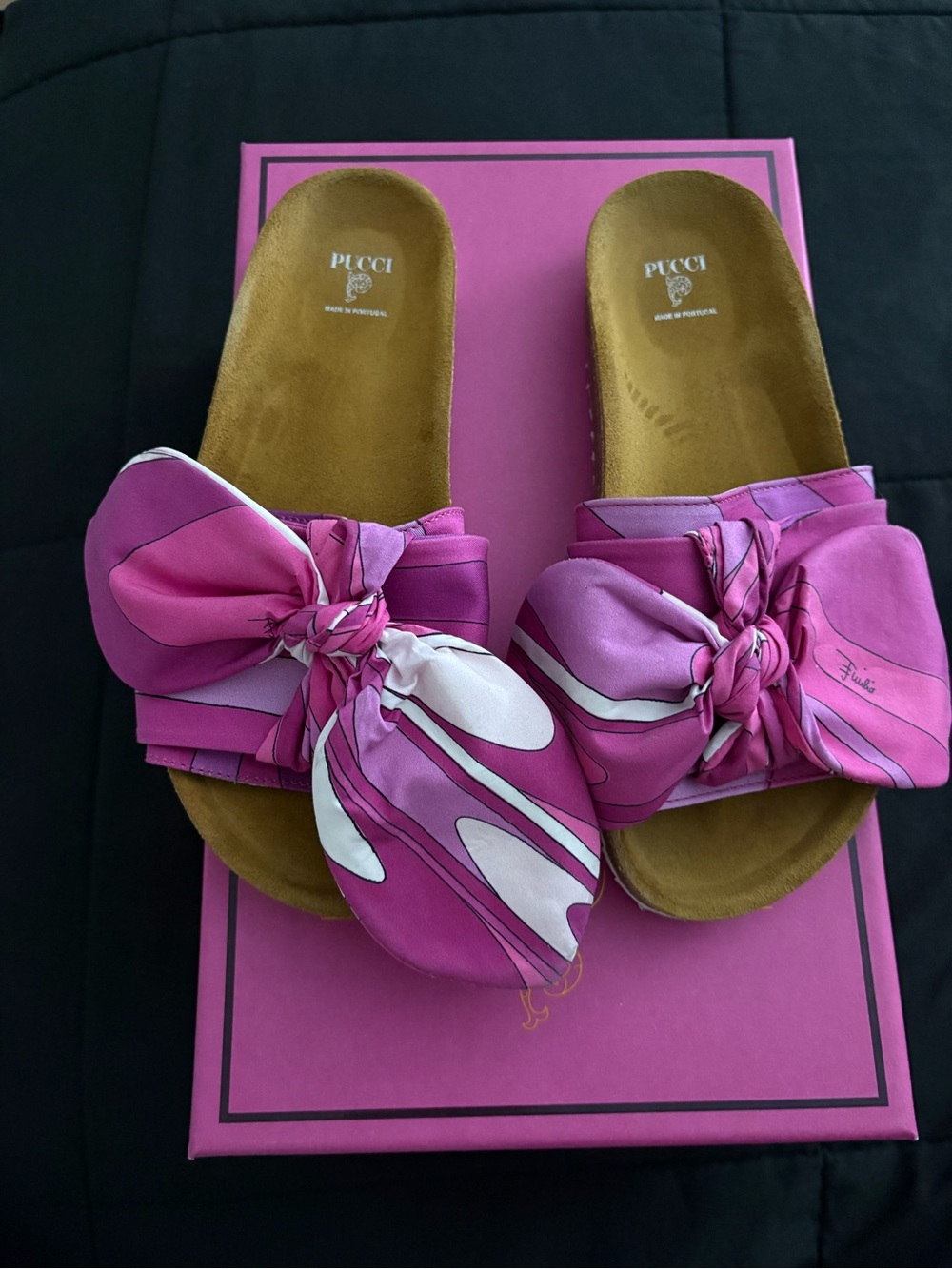 Girls Emilio Pucci Pink and White Bow Slide Sandals (Worn Once)